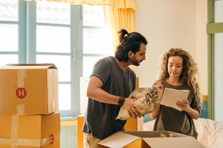 Cómo cambiar el titular del contrato de agua al comprar vivienda