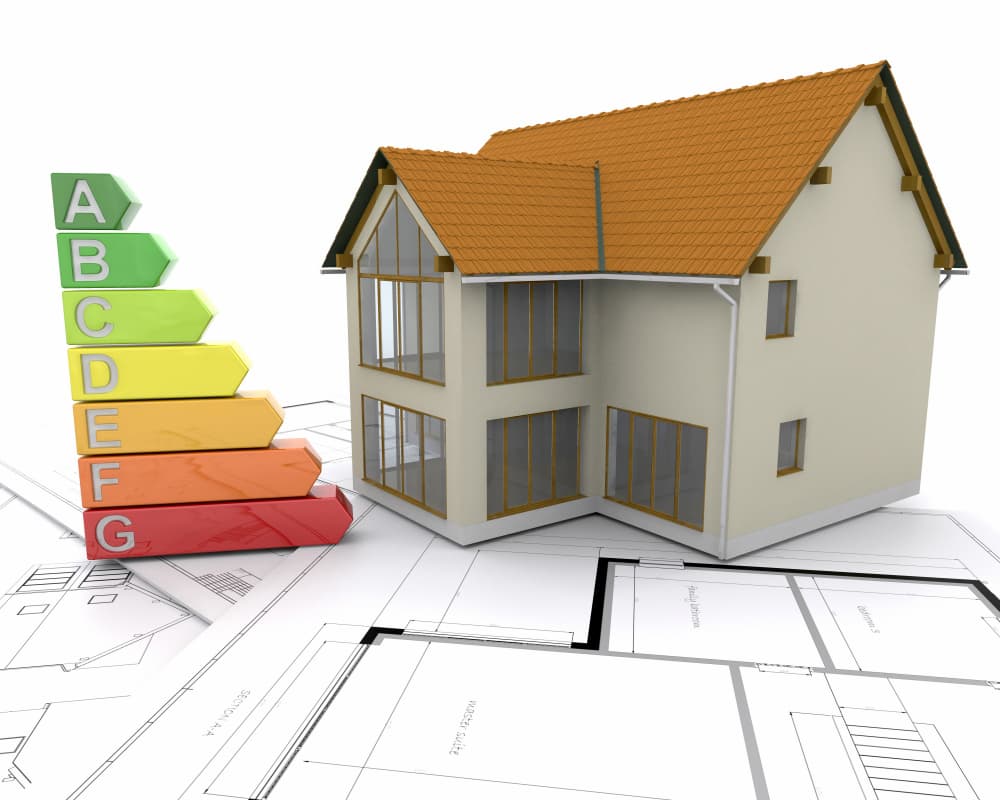 Figura de casa junto a escala del certificado energético